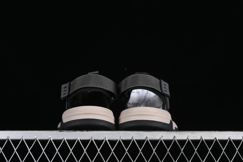 ECCO New Terrain Series Outdoor Closed-Toe Sandals Water Shoes with Breathable Design - 63890301002