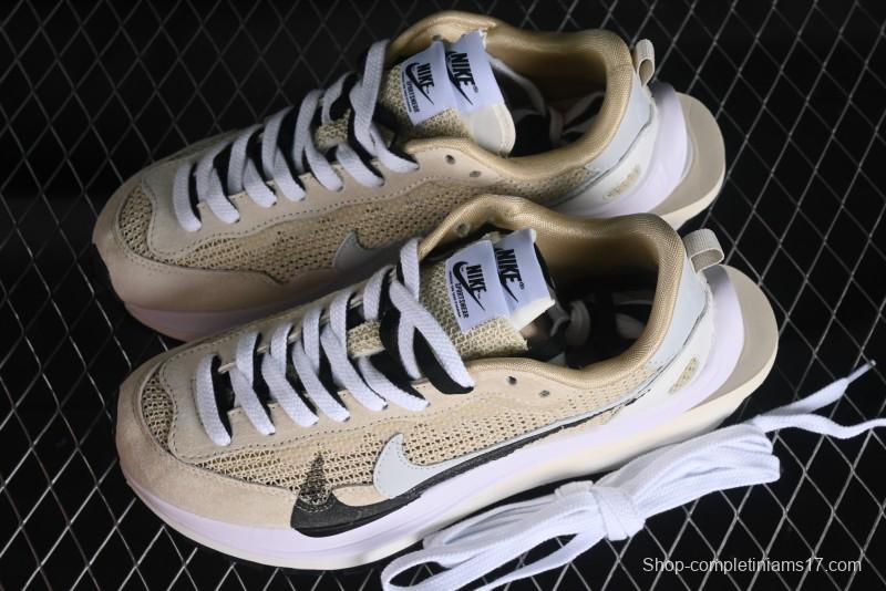 Nike Sacai VaporWaffle 3.0 Fashion-Forward Running Shoes - CV1363-108