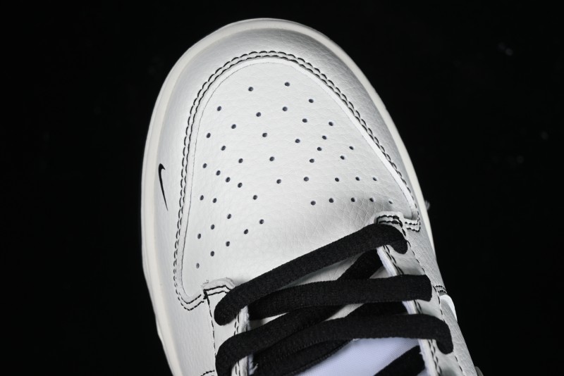 Nike Supreme x SB Dunk Low Casual Skate Shoes in Black and Beige - RM2308-237