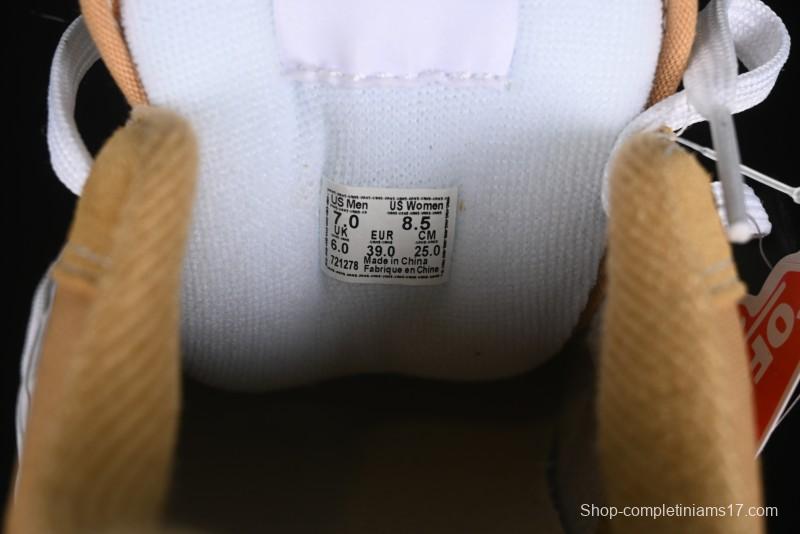 Vans Chukka Push Low-Top Skate Shoes in Beige with Slip-Resistant Sole - VN000CZW4MG