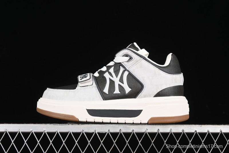 New York Yankees Chunky Liner Mid Denim Monogram Sandals with Velcro Closure and Thick Sole - 3ASXCHL4N50GRS