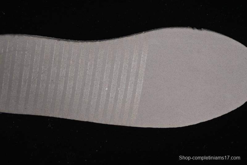 Nike Dunk Low CNY Year of the Dragon Limited Edition SB Lace-Up Casual Sneakers with Silver-White Design - DV0831-101