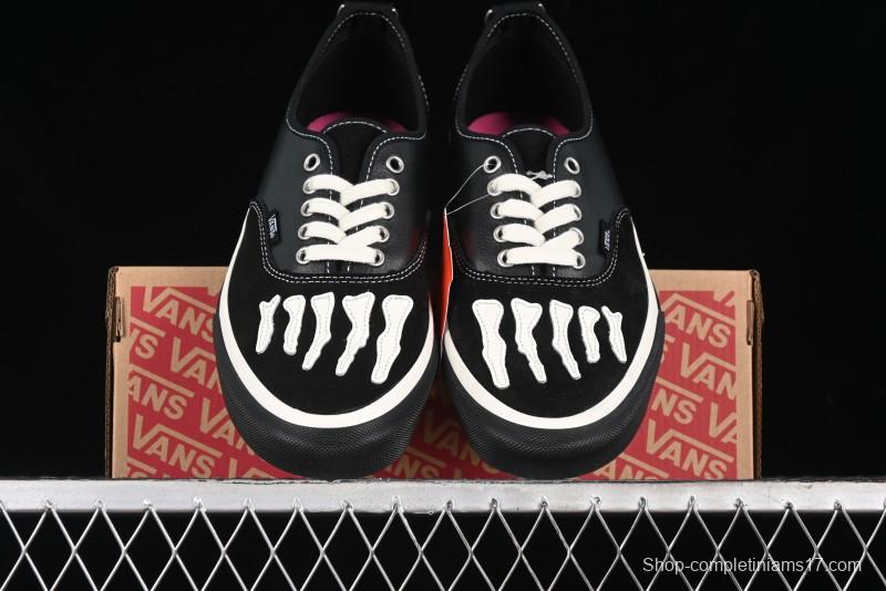 Vans Authentic Low-Top Canvas Sneakers with Vulcanized Sole - VN000BW5BPR