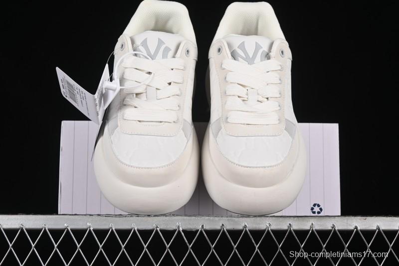 MLB Chunky Classic Base New York Yankees Lightweight Platform Casual Sneakers - 3ASXBMN4N50GRL