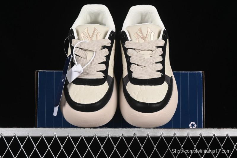 MLB Chunky Classic Base New York Yankees Lightweight Platform Casual Sneakers - 3ASXBMN4N50BKS