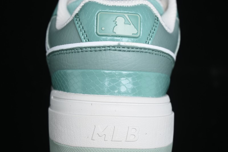 New York Yankees MLB Chunky Liner Wide Saffiano Platform Casual Sneakers - 3ASXCWN4N07MTM
