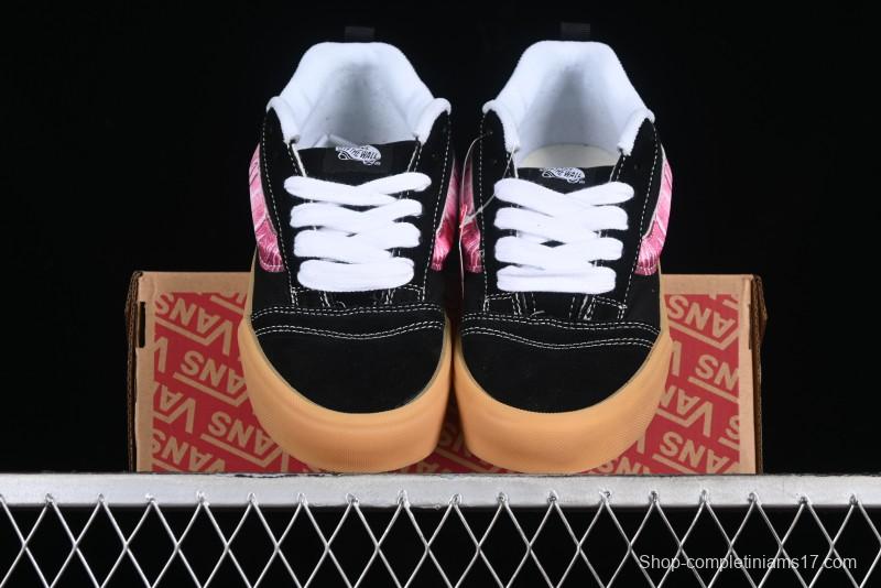 Vans Classics Knu Skool Vulcanized Skate Shoes in Black & Pink - VN0014QC0BV