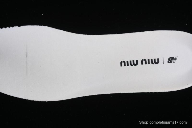 Miu Miu x New Balance 530 Low-Top Retro Running Sneakers with Deconstructed Design - AJD4