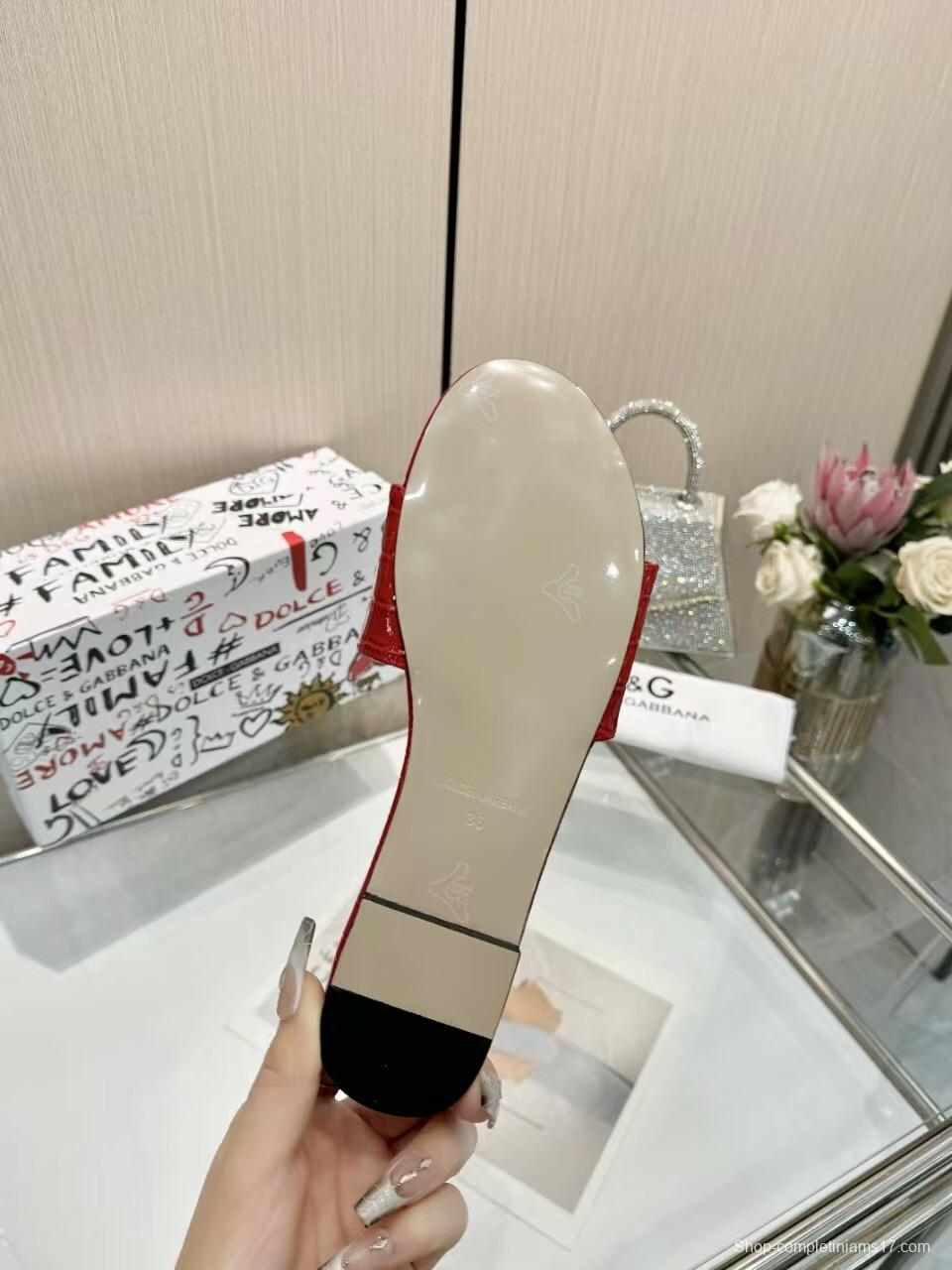 2025 Women Dolce & Gabbana Red Leather Slippers LY00190