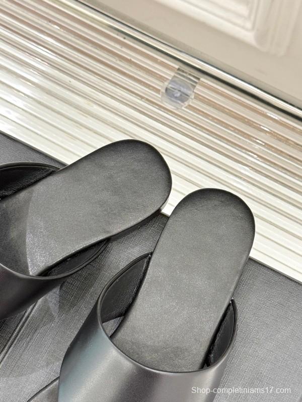 2025 Slippers Yves Saint Laurent Black Leather Slippers KFY00270