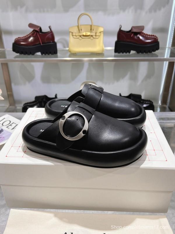 2025 Unisex Alexander McQueen Black Leather Mule Shoes Flexion Anatomical Sole KFY00300