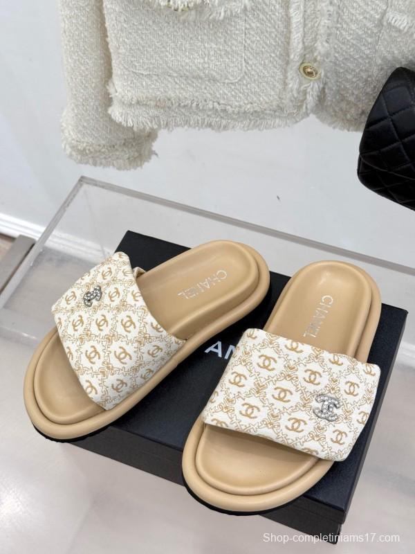 2025 Slippers Chanel Beige White Canvas Slippers