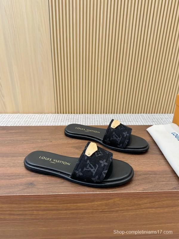 2025 Women Louis Vuitton Black Canvas Slippers LY00200