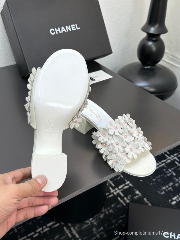 2025 Women Chanel White Leather Sandals