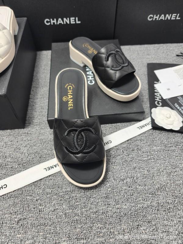 2025 Slippers Chanel Black Leather Slippers