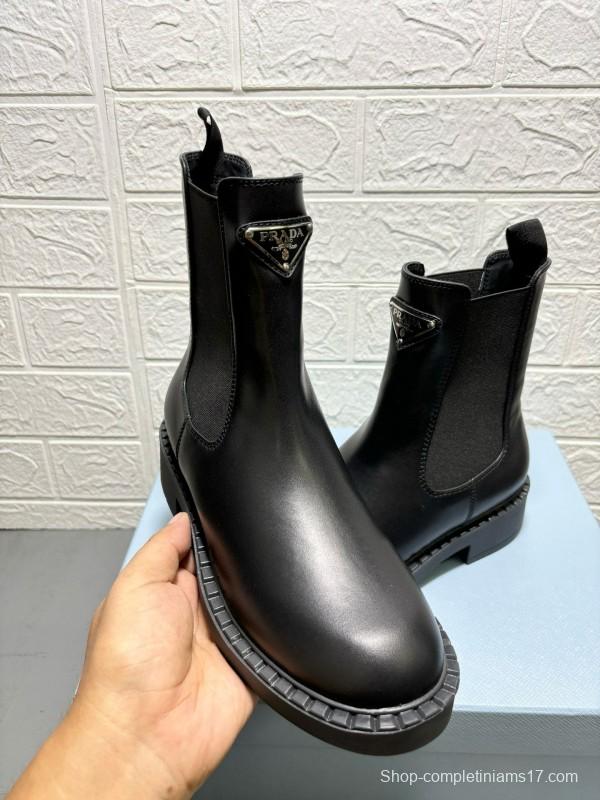 2024 Women Prada Black Leather Chelsea Boot MJ00380