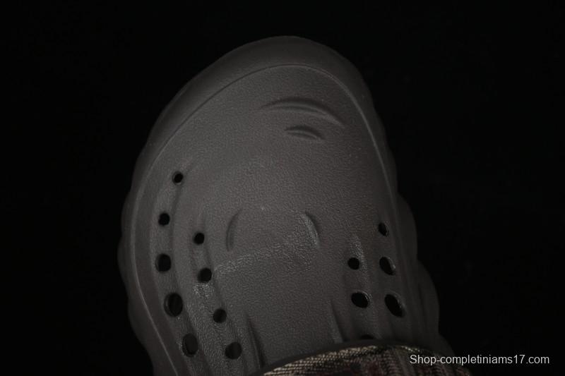 Crocs Bobs Flat Heel Closed Toe Slip-On Beach Clog Sandals - B.D4