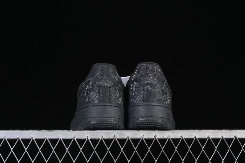 Nike Air Force 1'07 Low Casual Sneakers with Full-Length Air Cushion - IB0018-004