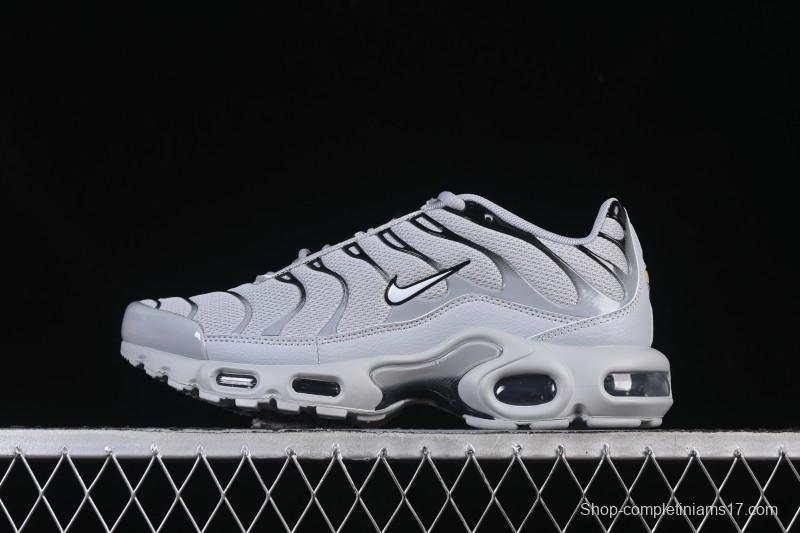 Nike Air Max Plus Retro Running Shoes with Air Cushion Technology - 852630-021