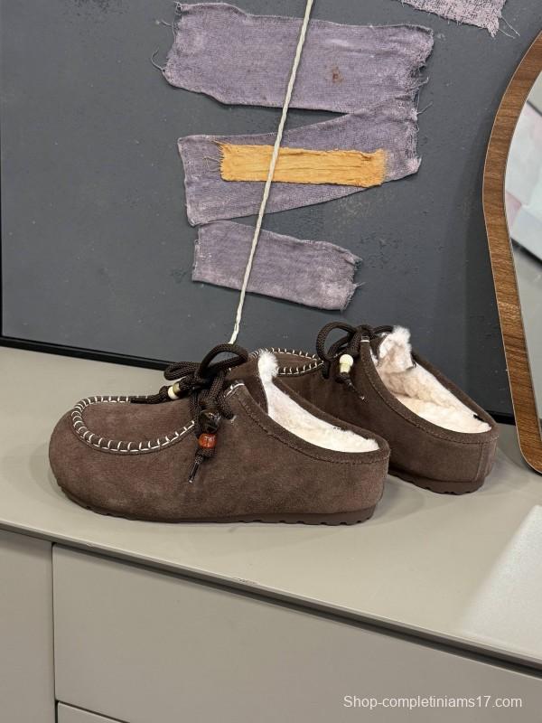 UGG 2025 Spring/Summer Collection Plush Wool Slippers with Vintage Buckle - KFY00240