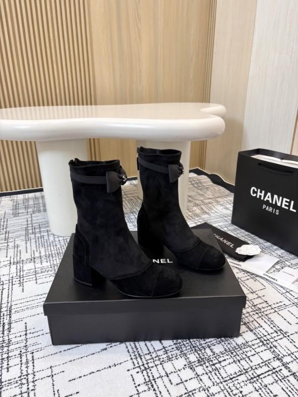 Chanel Classic Chunky Heel Back Zip Ankle Boots - LY00320