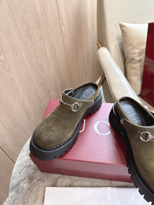 Gucci Women's Mule Shoes with Horsebit Detail - LY00300
