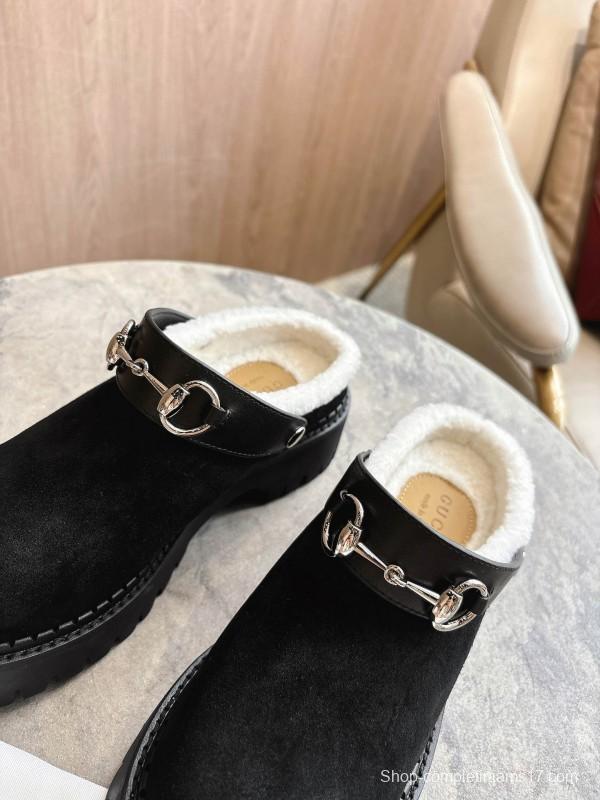 Gucci Mule Shoes with Horsebit Detail and Suede Wool Upper - LY00320