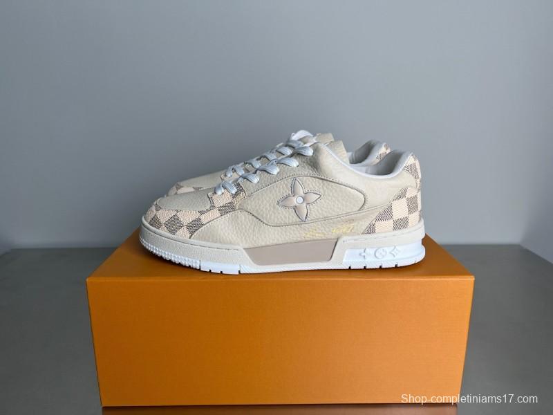 Louis Vuitton 2025 Spring/Summer Collection Luxury Sneakers with Signature Logo and Dual-Color TPU Outsole - YC