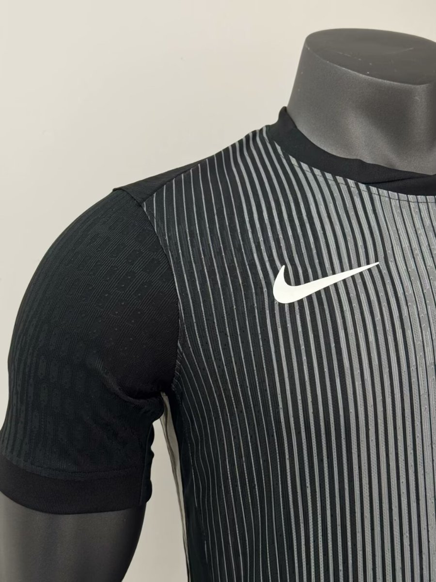 Player Version 25/26 PSG Goalkeeper Black Jersey